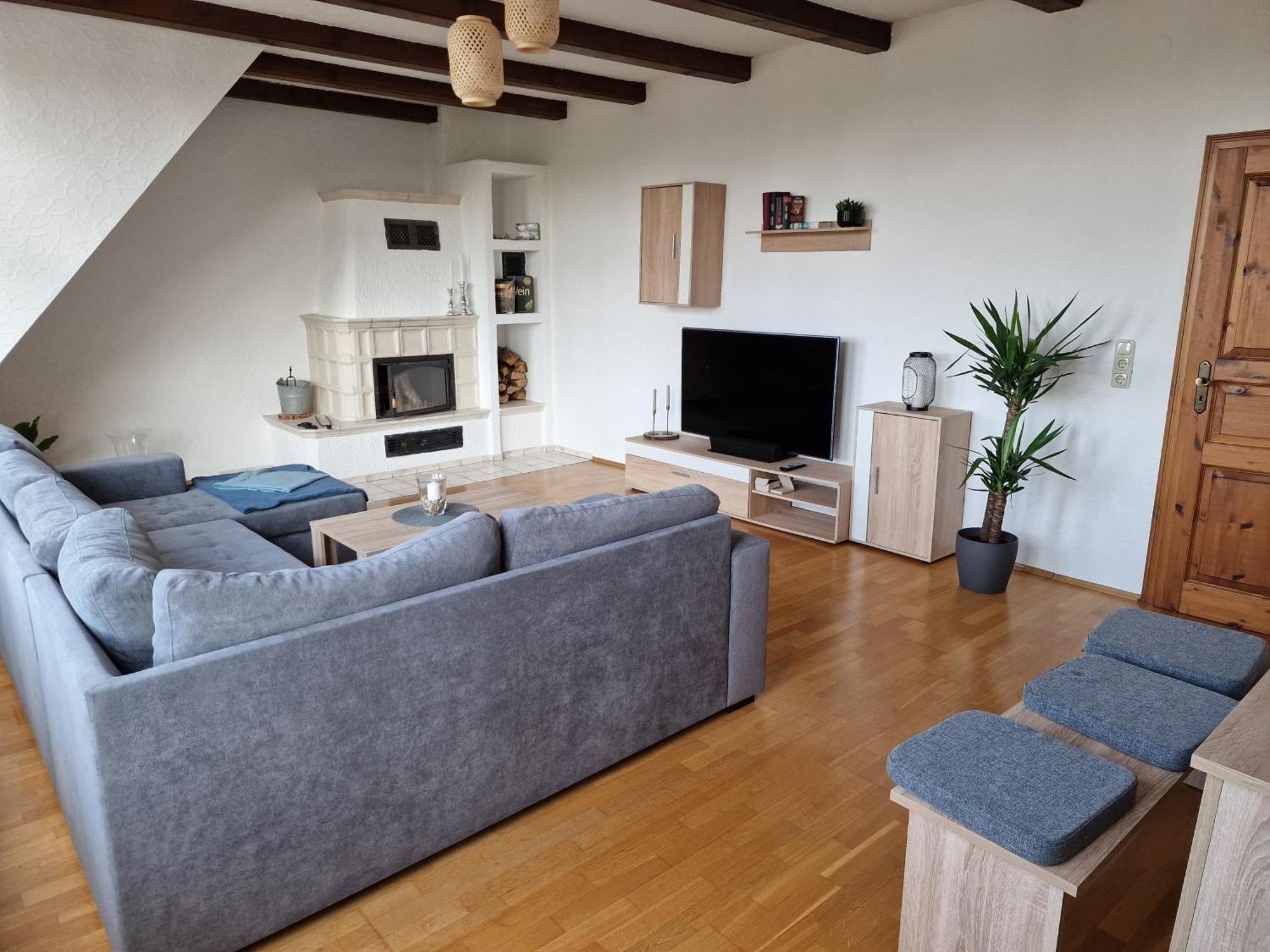 98Qm Wohnung Im Villenviertel - Voll Ausgestattet Mit Balkon Und Kamin - Wlan Gratis Wilhelmshaven Exterior photo